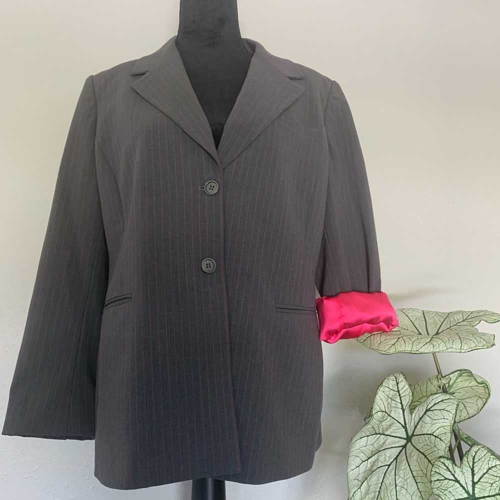 MICHAEL KORS BLAZER GREY WITH PINK PINSTRIPES SIZE 12 EXCELLENT CONDITION!